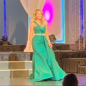 MAC DUGGAL EVENING GOWN